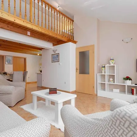 In - Istrien 44230 Apartment Porec
